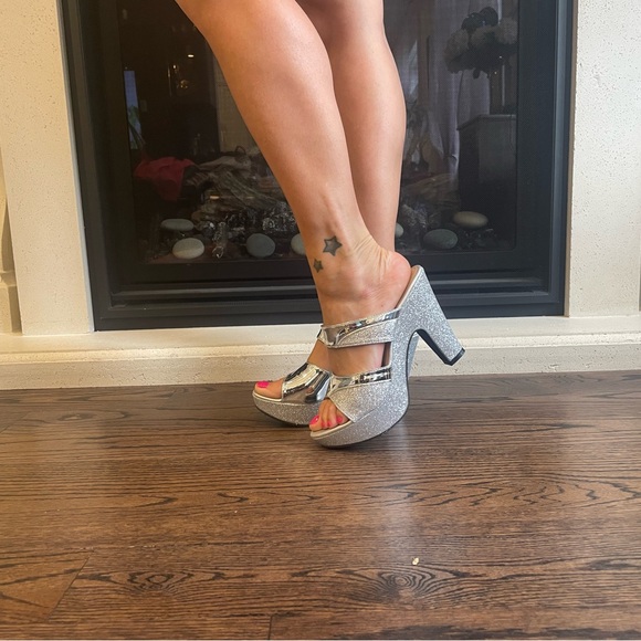 Silver black heel platform sandals. 4inch heel platform . Never worn. - Picture 5 of 6